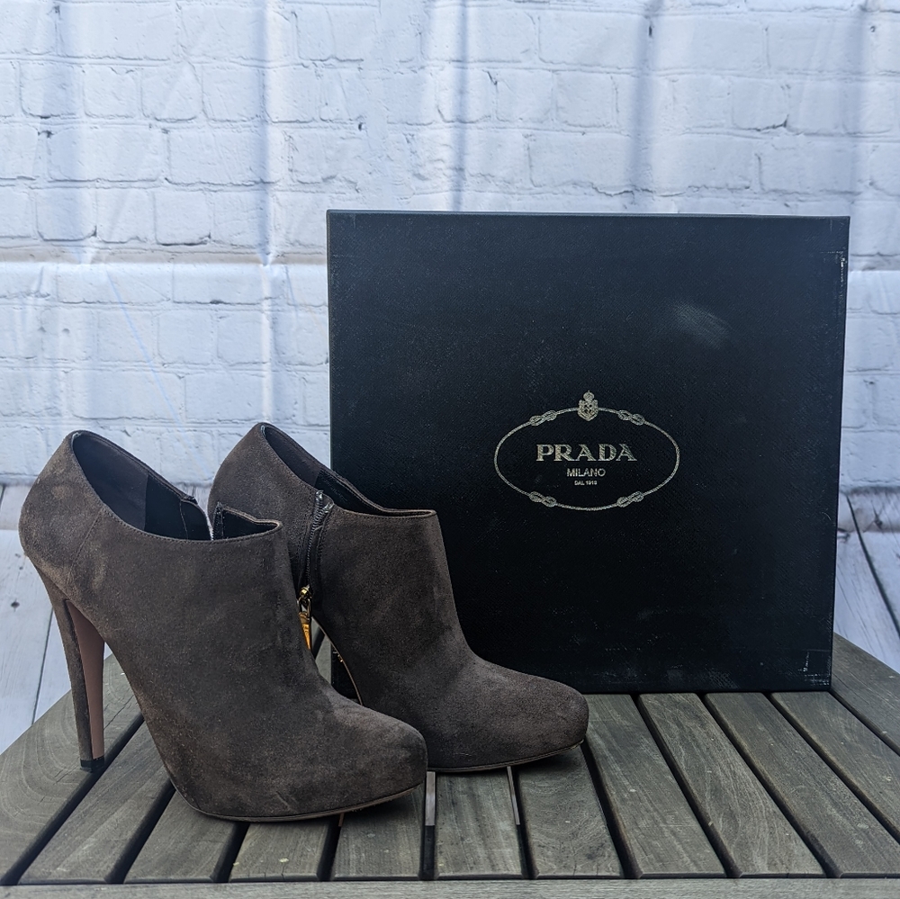 PRE-LOVED PRADA WOMENS SUEDE LaFenice Venezia HEEL BOOTS SIZE 39 | US SIZE 9